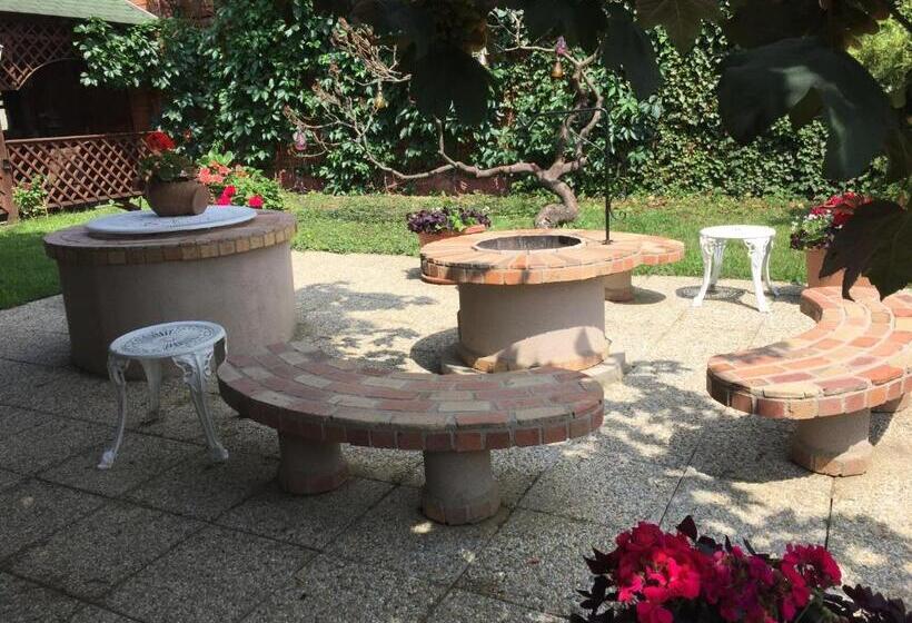 مبيت وإفطار Patavár Panzió étterem