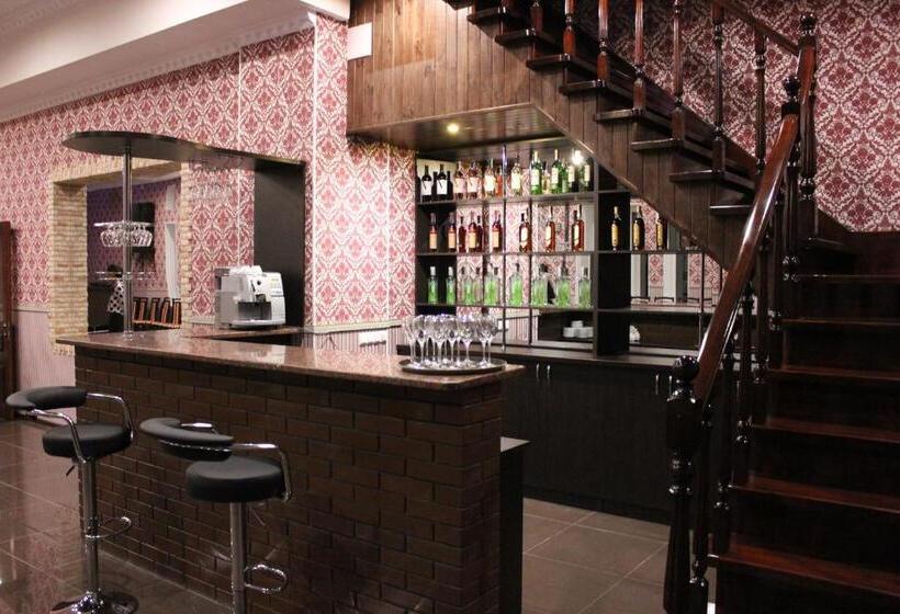 هتل готель гайсин ресторан