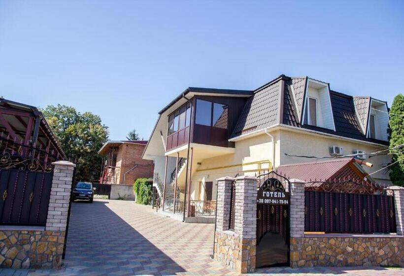 هتل готель гайсин ресторан