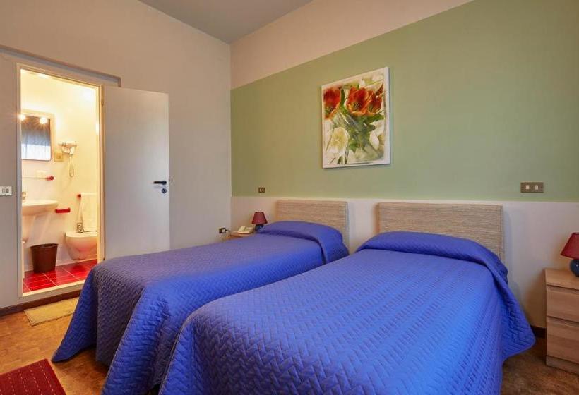 בית מלון כפרי Albergo Europa