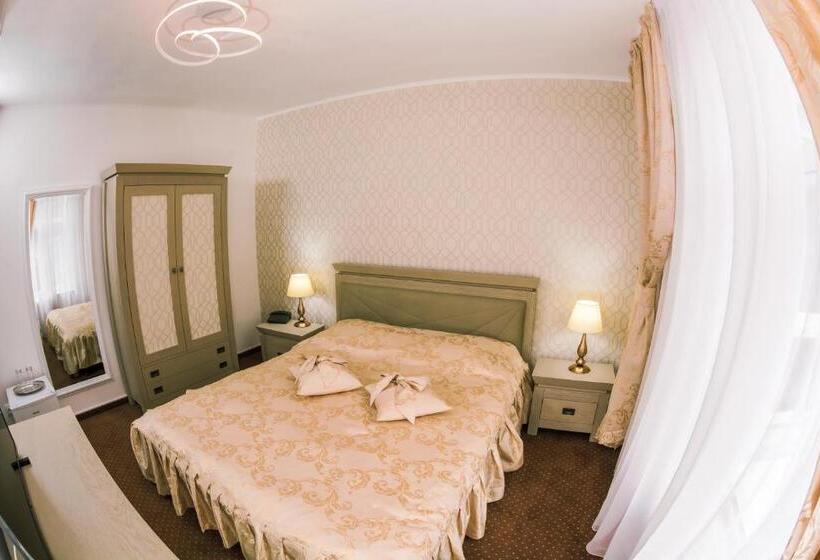 فندق Cora Bistrita