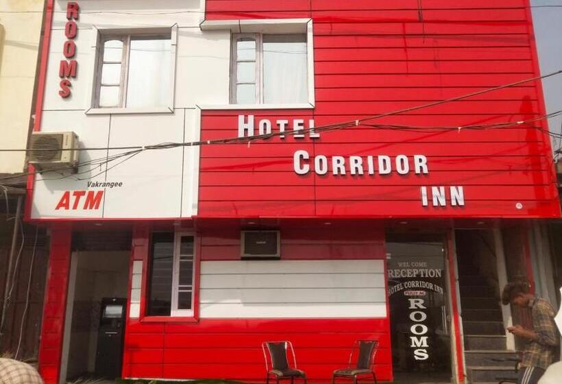 호텔 Corridor Inn