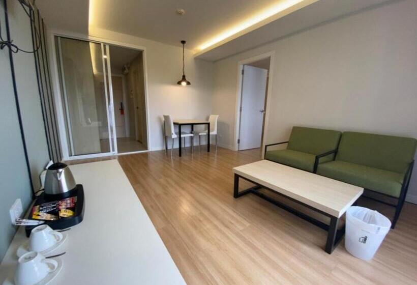 فندق Greenhills Resort Si Racha