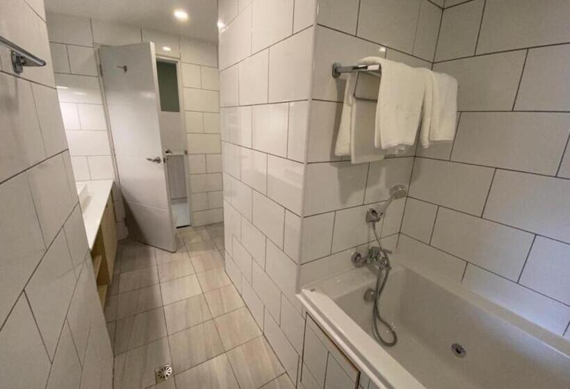 فندق Greenhills Resort Si Racha