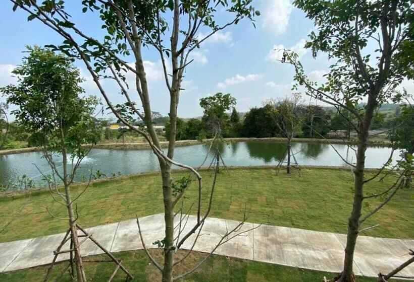 فندق Greenhills Resort Si Racha