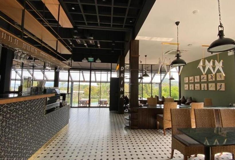 فندق Greenhills Resort Si Racha