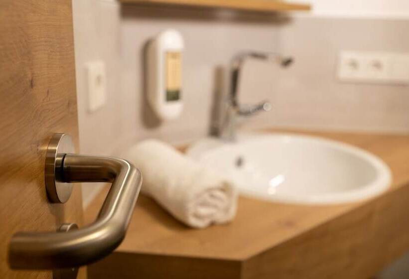 Отель Landgasthaus Standenhof