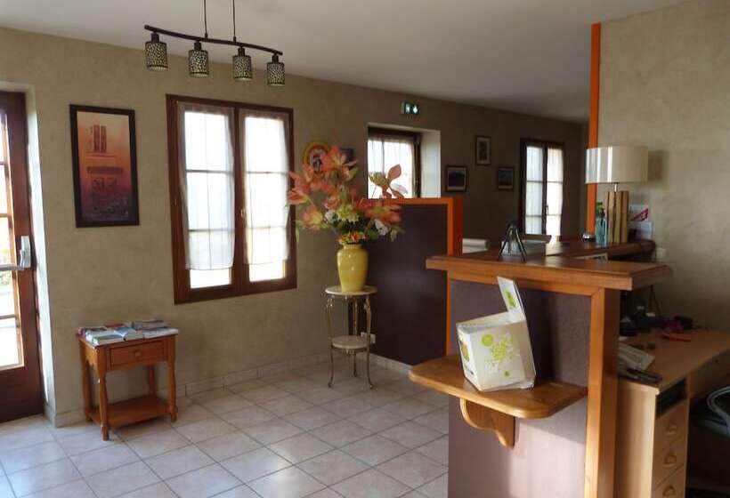 호텔 Logis Hôtel Les Confins Du Perche