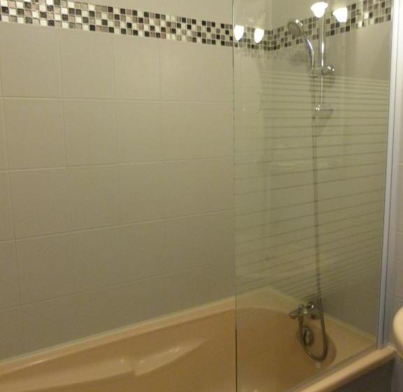 Отель Logis Hôtel Les Confins Du Perche