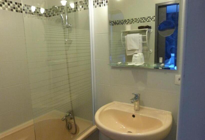 Отель Logis Hôtel Les Confins Du Perche