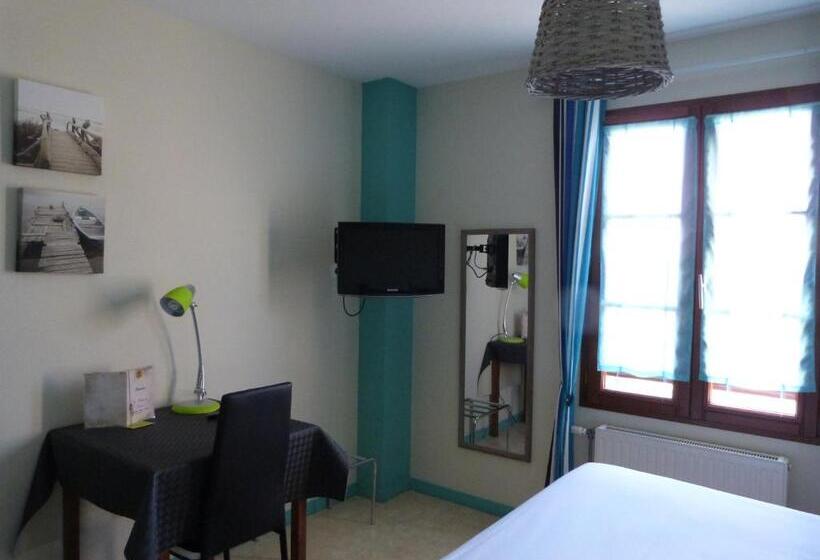 호텔 Logis Hôtel Les Confins Du Perche