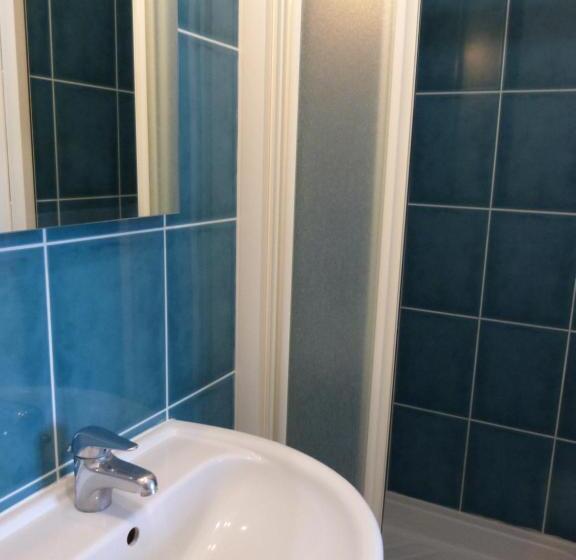 호텔 Logis Hôtel Les Confins Du Perche