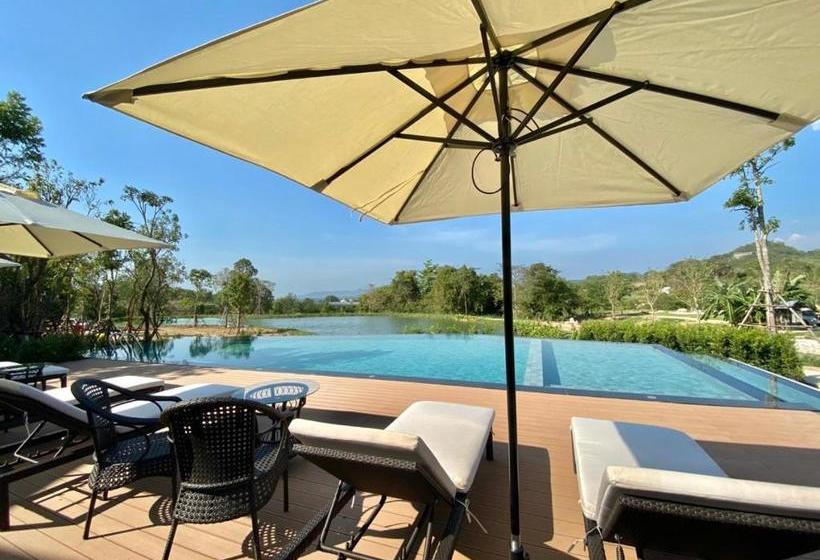 فندق Greenhills Resort Si Racha