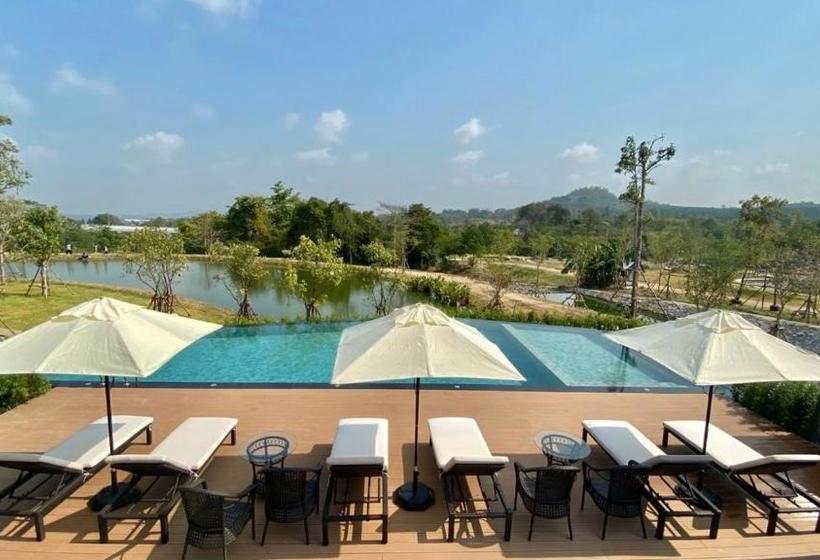 فندق Greenhills Resort Si Racha