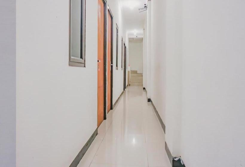 酒店 Oyo 3965 Syariah Graha Kartika