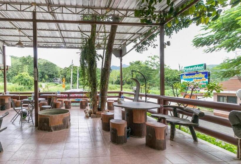 בית מלון כפרי Oyo 75317 Pintara Fahsai Resort