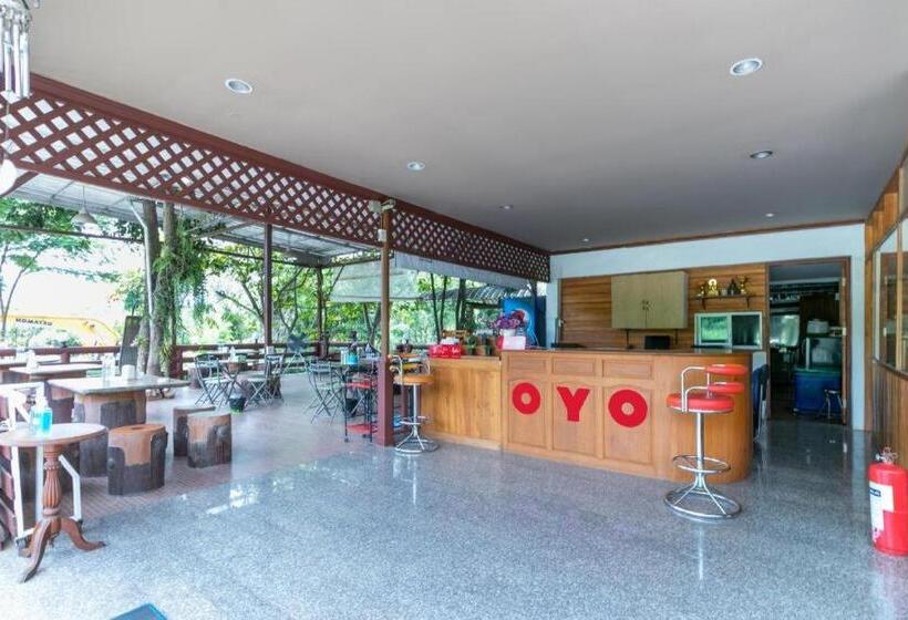 בית מלון כפרי Oyo 75317 Pintara Fahsai Resort