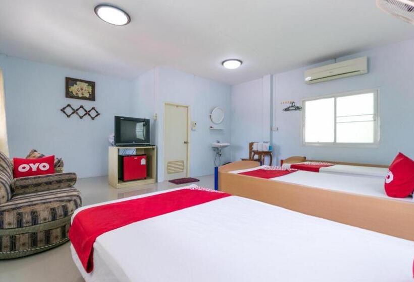 בית מלון כפרי Oyo 75317 Pintara Fahsai Resort