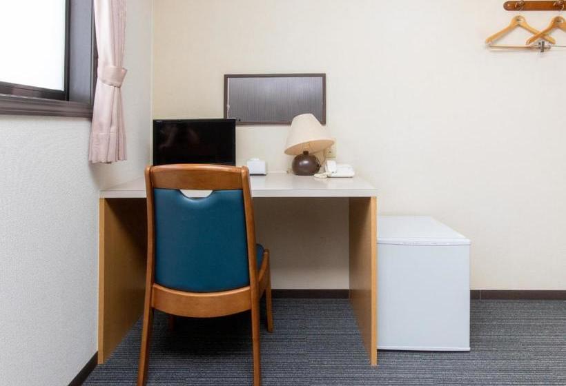 فندق Oyo Takahata Ekimae