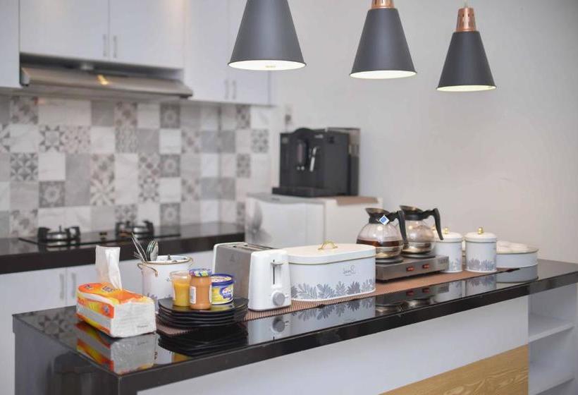 ホテル Reddoorz Hostel Syariah @ Peunayong Banda Aceh