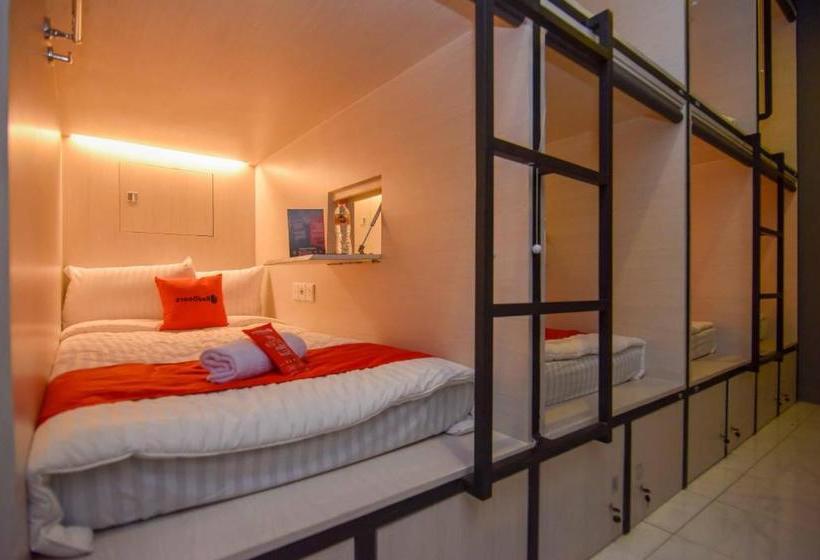 ホテル Reddoorz Hostel Syariah @ Peunayong Banda Aceh