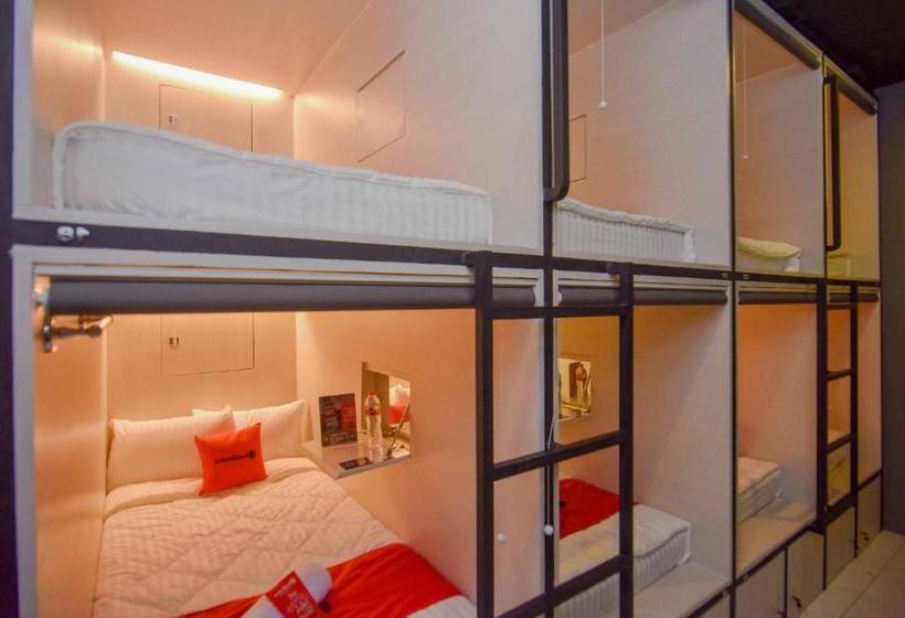 ホテル Reddoorz Hostel Syariah @ Peunayong Banda Aceh