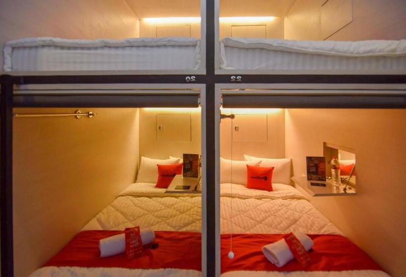 ホテル Reddoorz Hostel Syariah @ Peunayong Banda Aceh