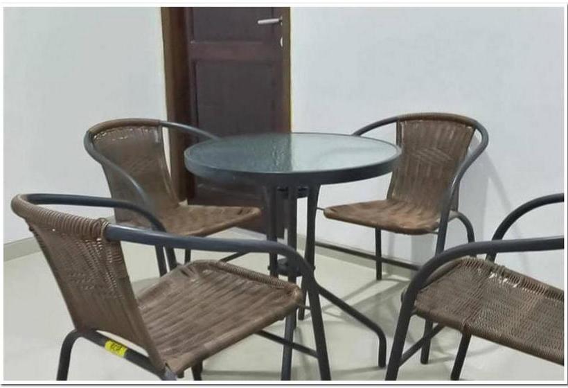 호텔 Reddoorz Plus At Merr Rungkut Jl Gunung Anyar