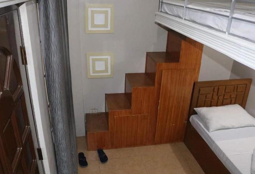 هتل Reddoorz Near Colgante Bridge Naga City