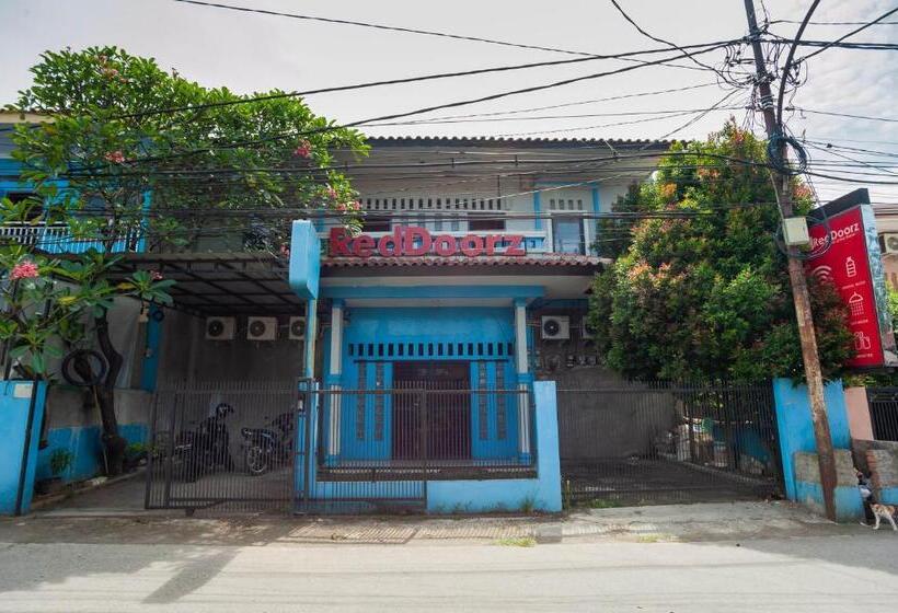 酒店 Reddoorz Near Margonda Raya