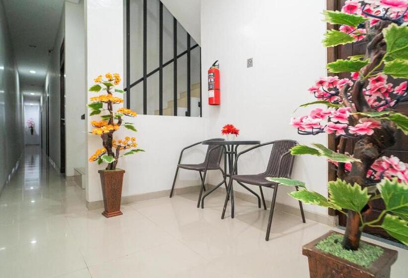 酒店 Reddoorz Plus At Merr Rungkut Jl Gunung Anyar