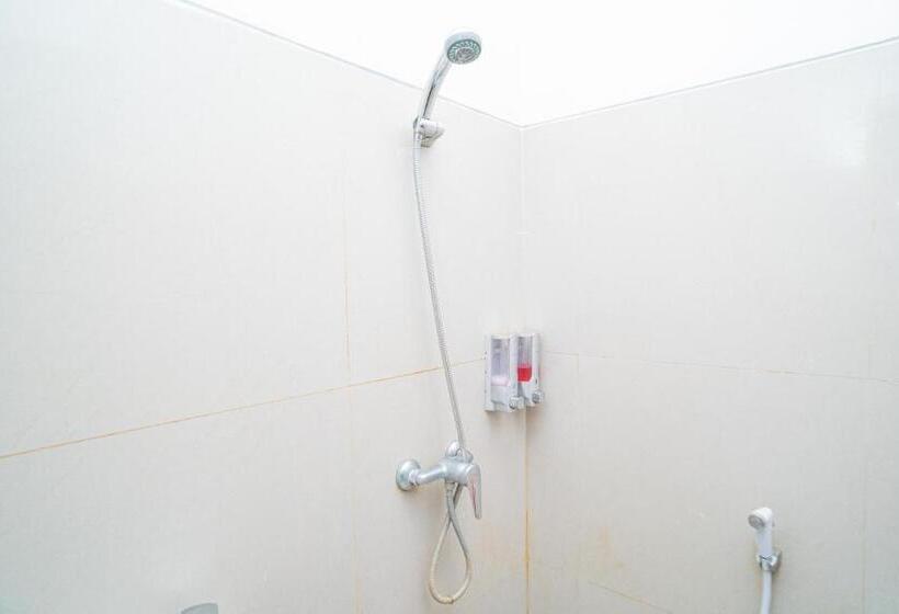 호텔 Reddoorz Plus At Merr Rungkut Jl Gunung Anyar