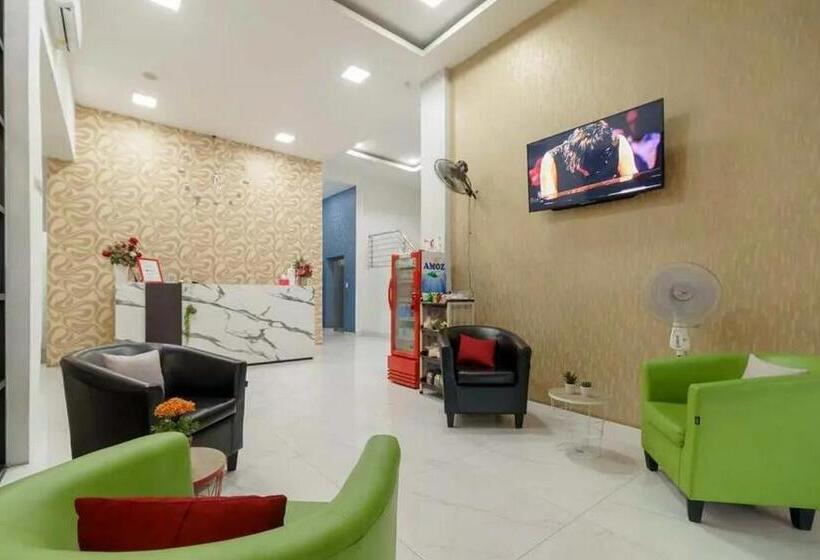 فندق Reddoorz Plus @ Cemara Asri Medan