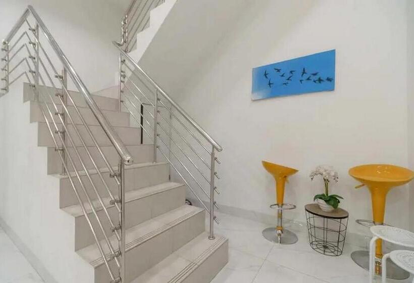 בית מלון כפרי Reddoorz Plus @ Cemara Asri Medan