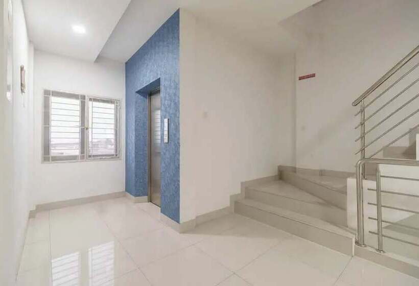 בית מלון כפרי Reddoorz Plus @ Cemara Asri Medan