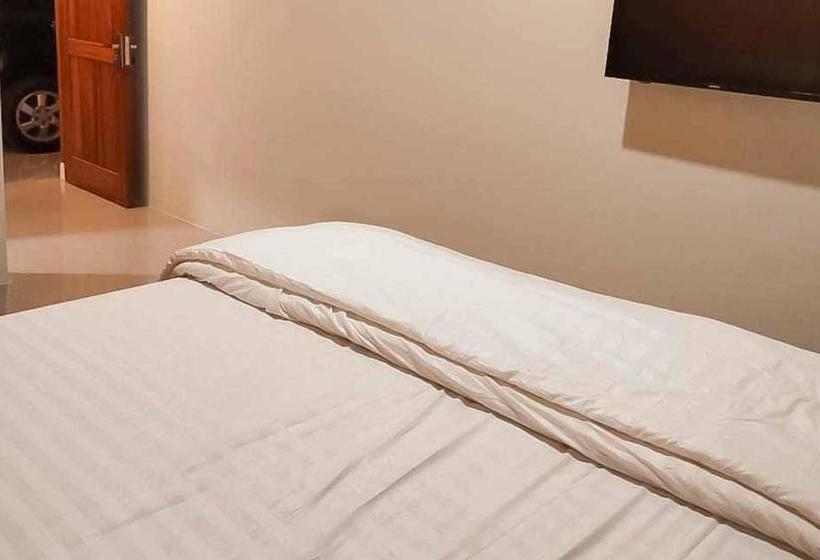 酒店 Reddoorz Syariah @ Haurgeulis