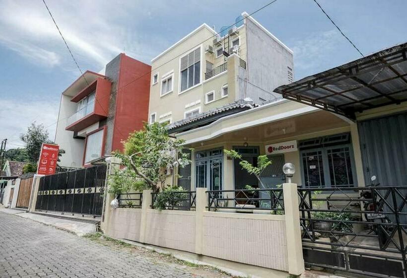 호텔 Reddoorz Syariah Near Gatot Subroto Lampung 4