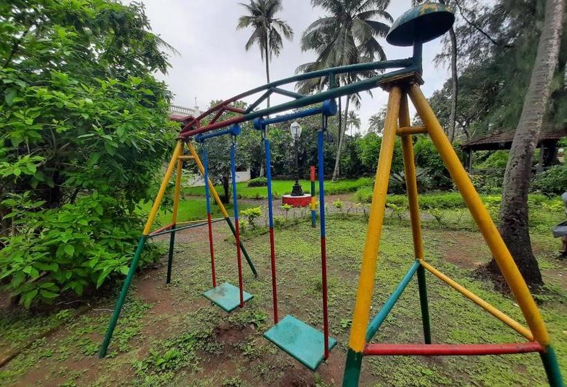 בית מלון כפרי Seawoods Beach