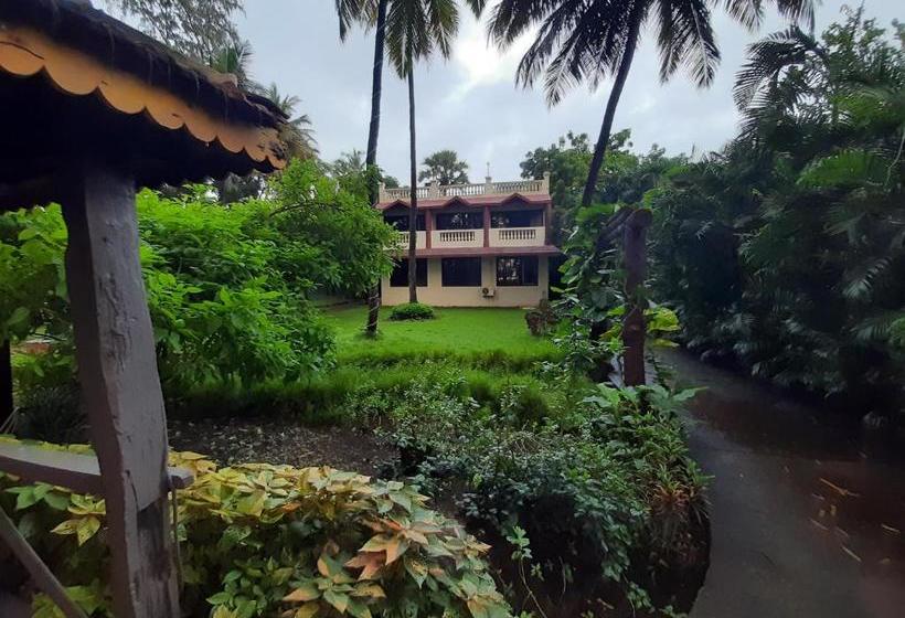 בית מלון כפרי Seawoods Beach