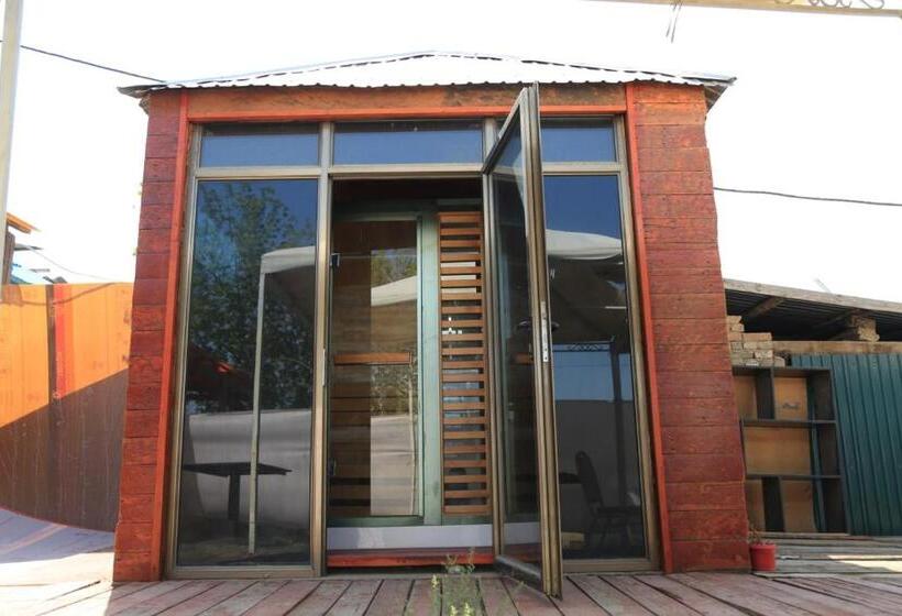 בית מלון כפרי Sultan Kyzyl Kia