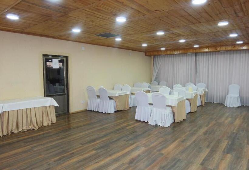 בית מלון כפרי Sultan Kyzyl Kia