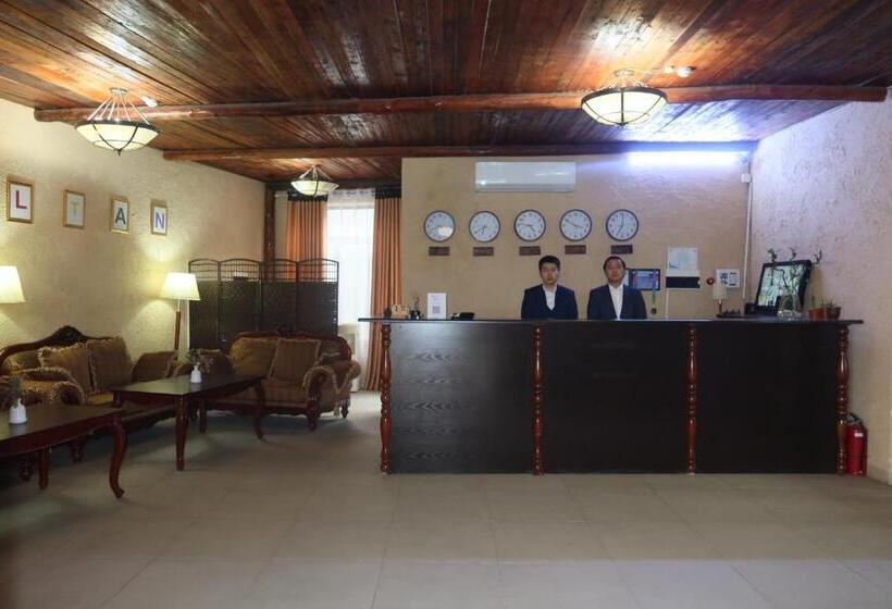 בית מלון כפרי Sultan Kyzyl Kia