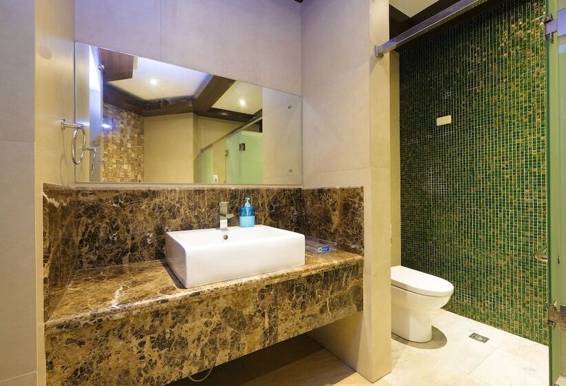 Japi Traveller S Hotel & Restaurant   Main