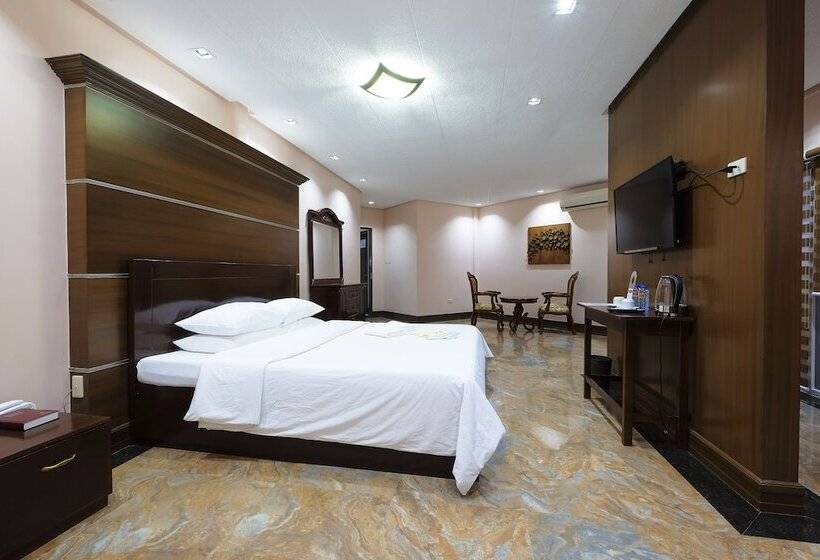 Japi Traveller S Hotel & Restaurant   Main