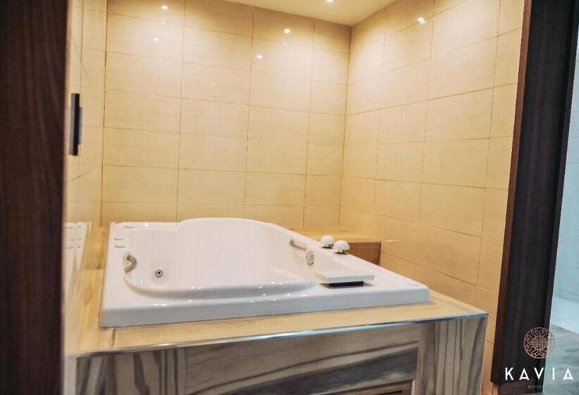 Kavia Meoqui Hotel & Suites