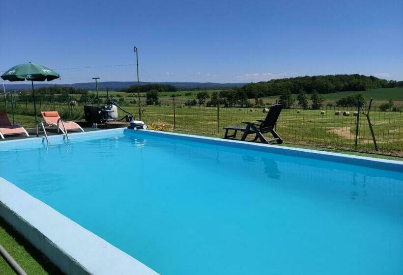 פנסיון Domaine Des Arts