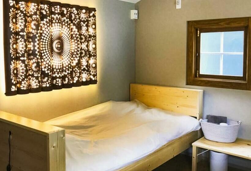 بنسيون The Room