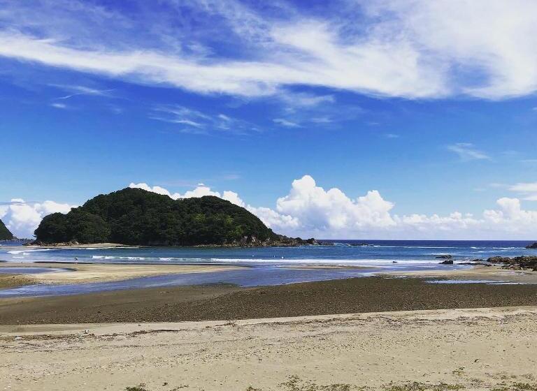 بنسيون The Room