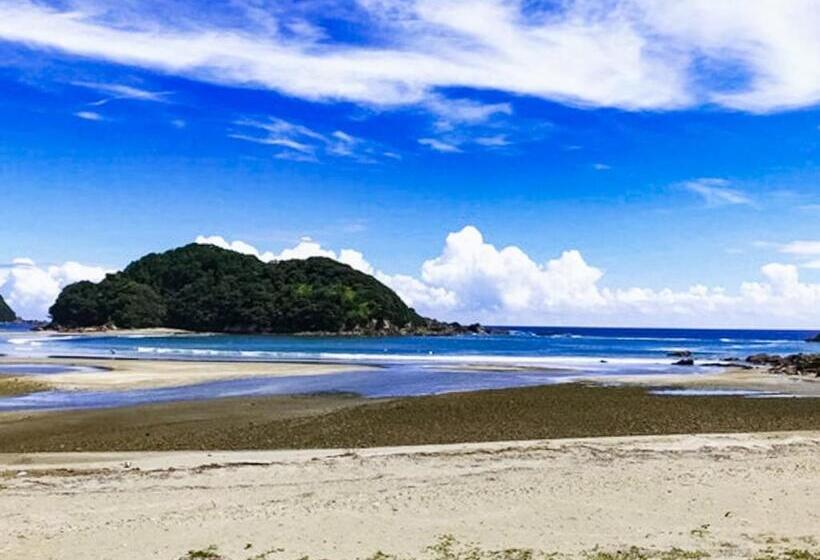 بنسيون The Room