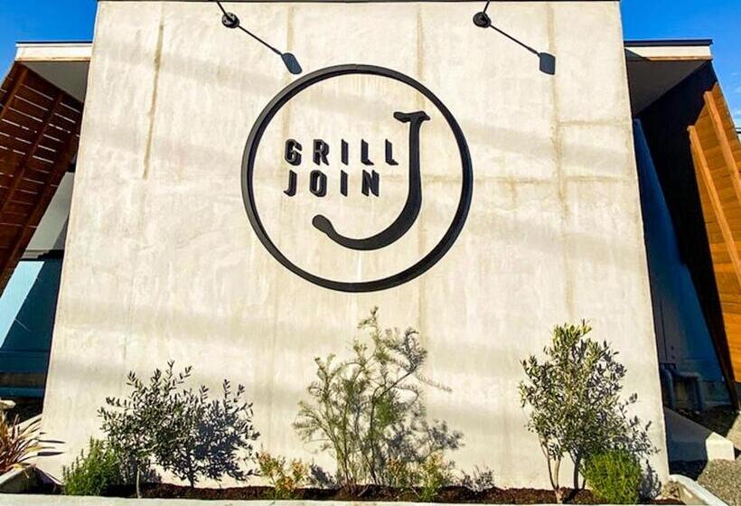 بنسيون The Room